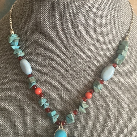 Vintage AVON Aqua Enamel Flower Pendant Necklace - Picture 4 of 5